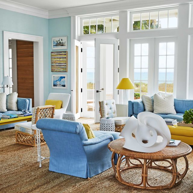You have to dare to put so many colors in your living room