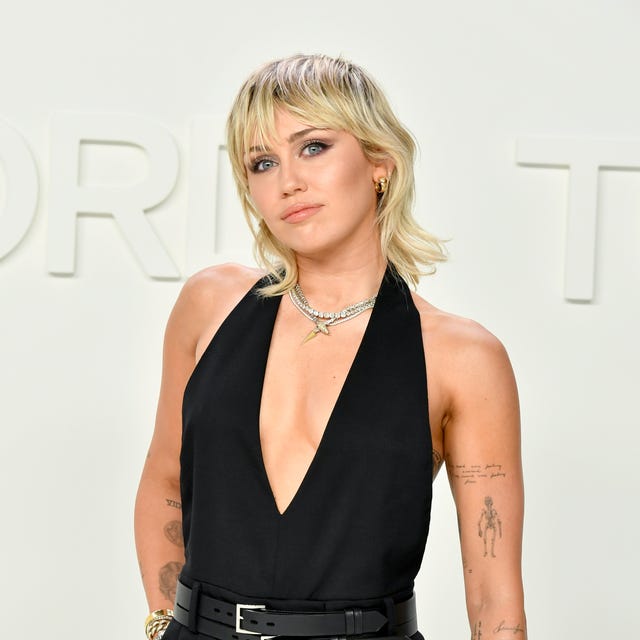 マイリーやゼンデイヤも実践 セレブに学ぶ マレットヘア のつくり方 ハーパーズ バザー Harper S Bazaar 公式 マイリーやゼンデイヤも実践 セレブに学ぶ マレットヘア のつくり方 ハーパーズ バザー Harper S Bazaar 公式