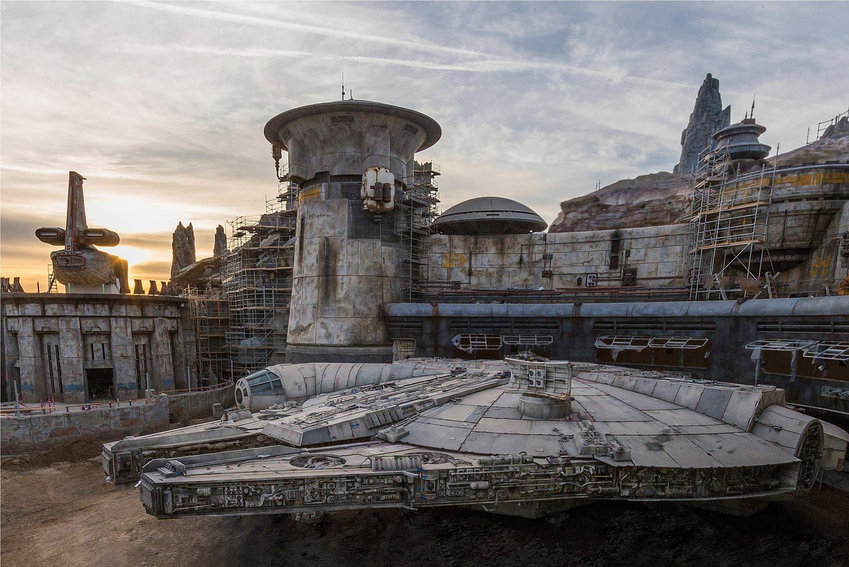 Más temprano Ennegrecer Mil millones Star Wars Galaxy's Edge Disney - Parque Atracciones Star Wars