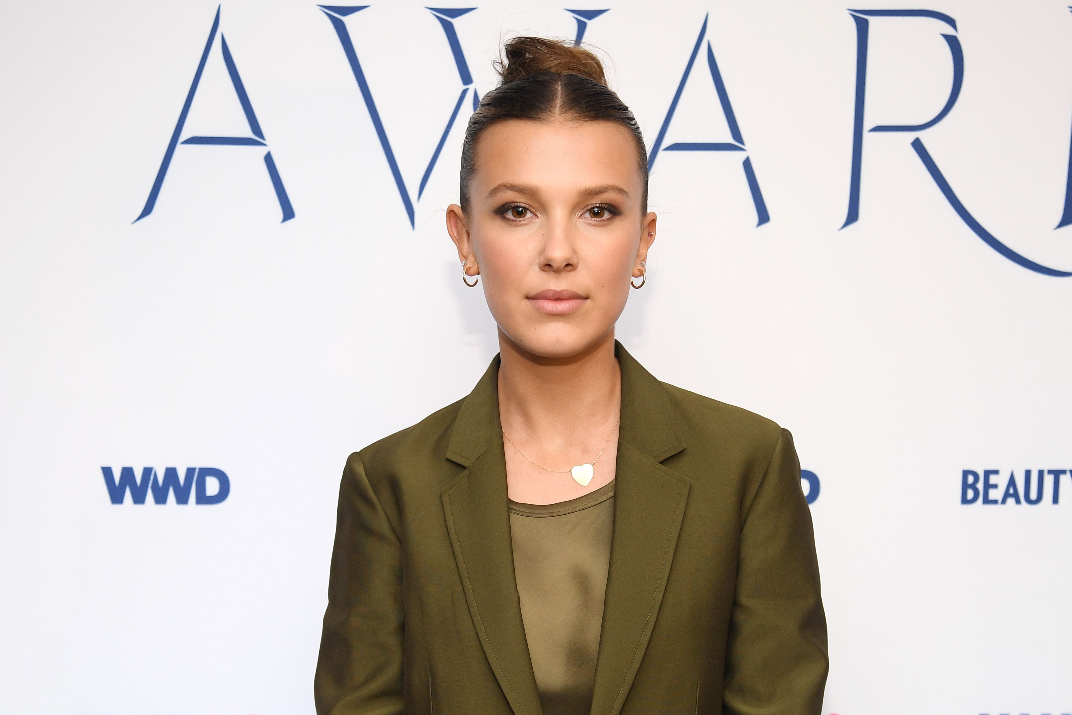 Millie Bobby Brown y el flequillo 'birkin' que es tendencia