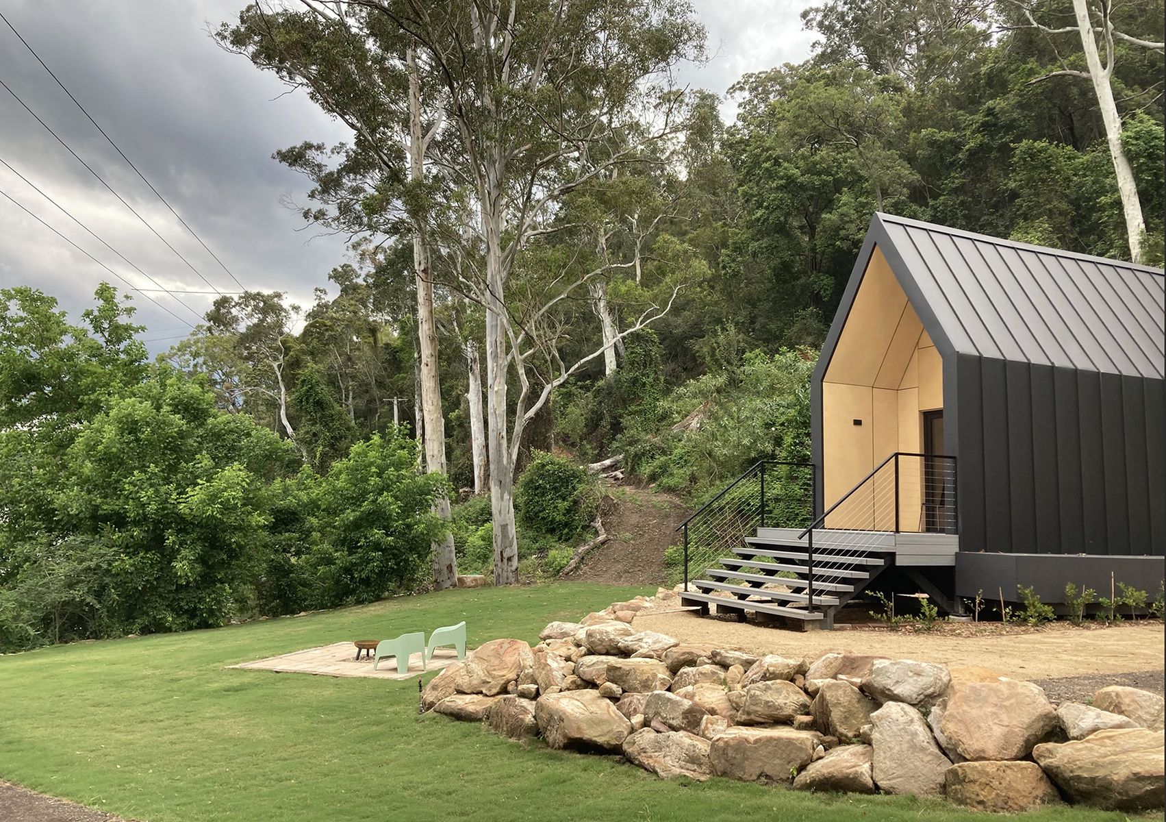 Una mini casa sostenible y ecológica de 20 m², que flota