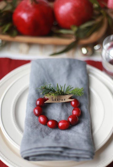 mini cranberry wreaths diy christmas table decor