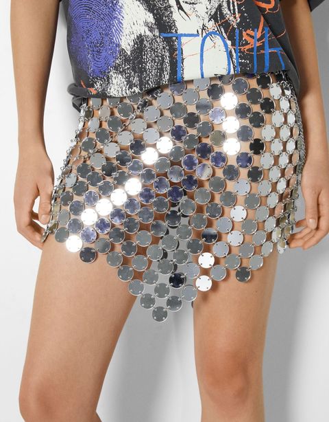 La minifalda de espejos de Studio 54 y llega Bershka