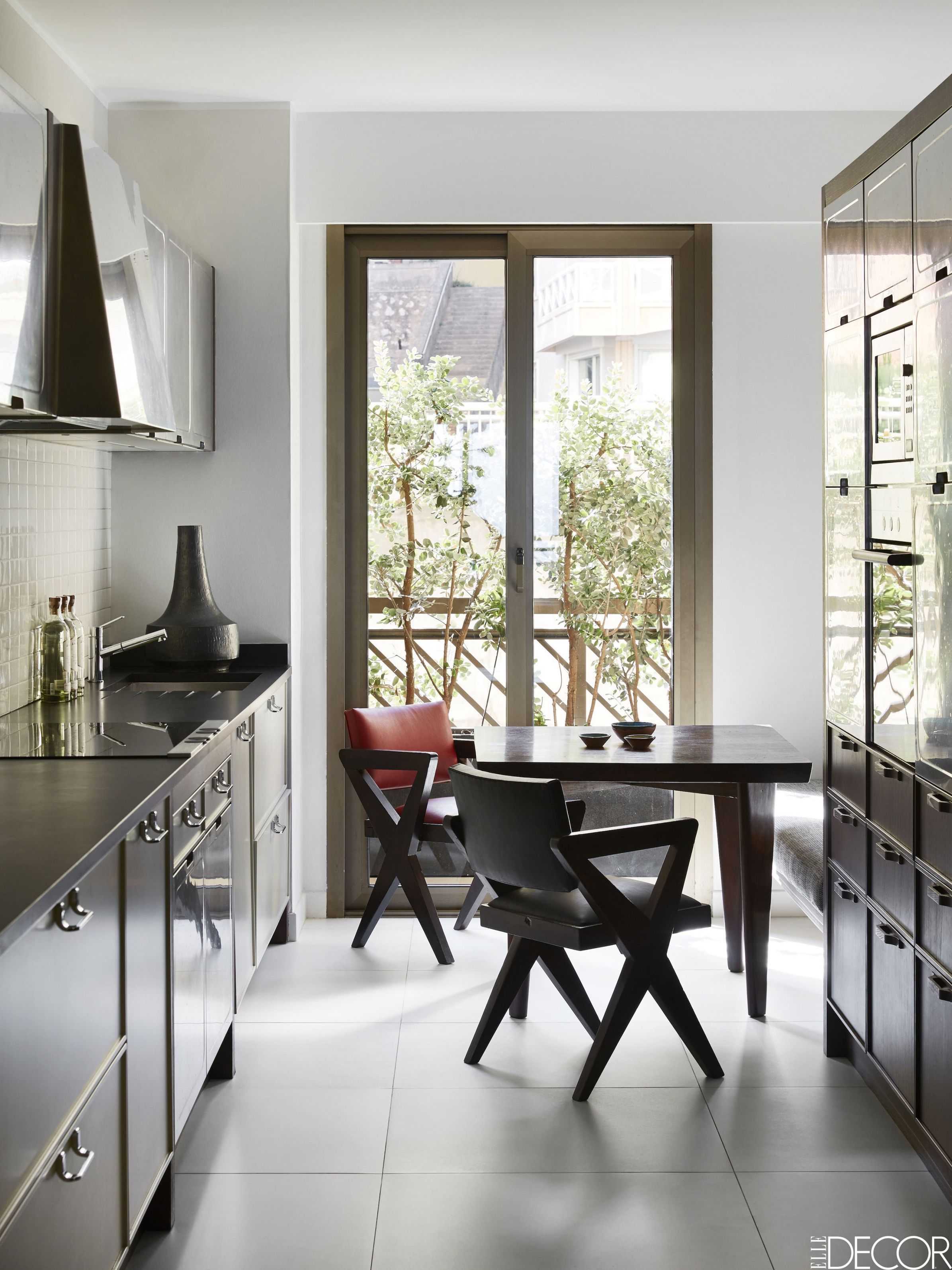 dark minimalist kitchen