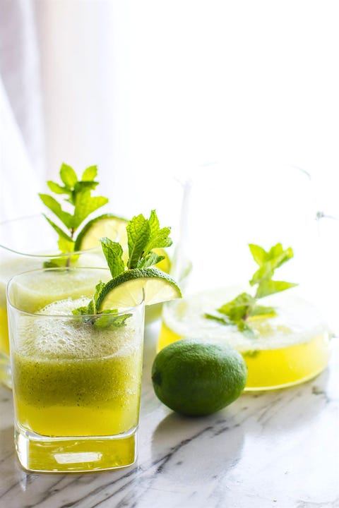 28 Best Non-Alcoholic Drinks And Healthy Mocktails To Sip On