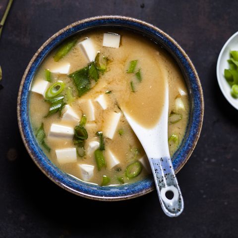 miso soup, silken tofu, wakame seaweed, spring onion