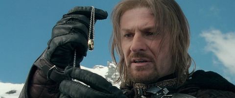 boromir with the one ring in lord of the rings