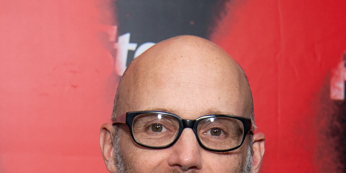 Moby apologises to Natalie Portman after 