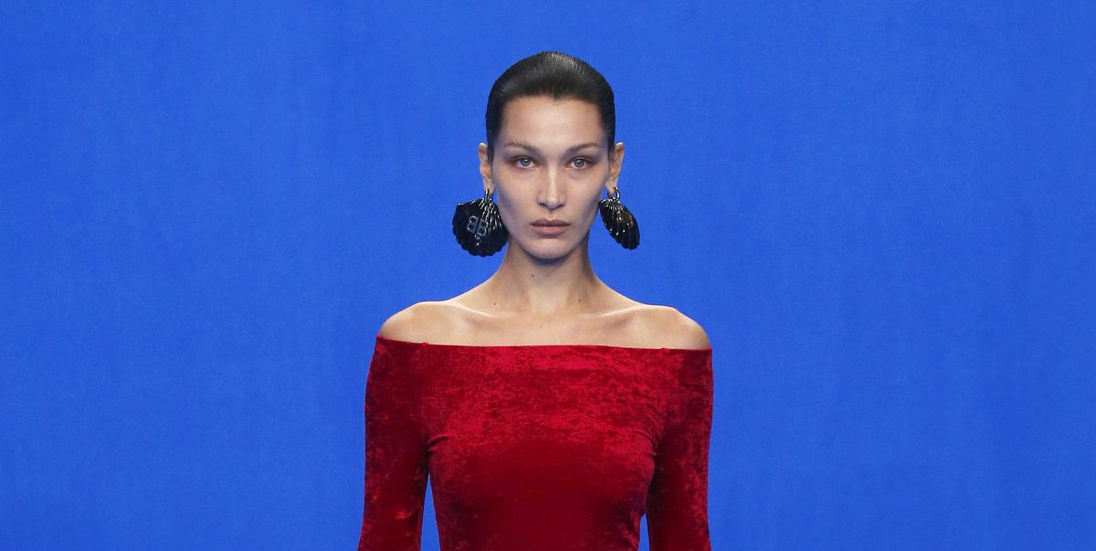 Bella Hadid Has Gone Back to Her Dark Roots