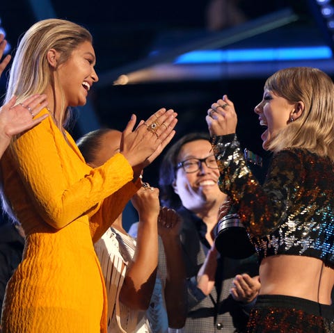 2015 mtv video music awards   backstage and audience