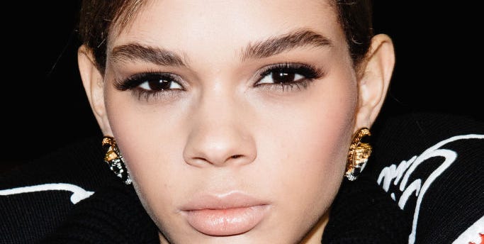 Everything You Need To Know About Putting Castor Oil On Your Lashes