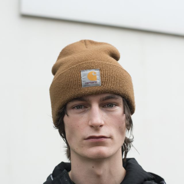 Evne Vend om Genoptag Carhartt's Most Popular Product Is This Basic Beanie