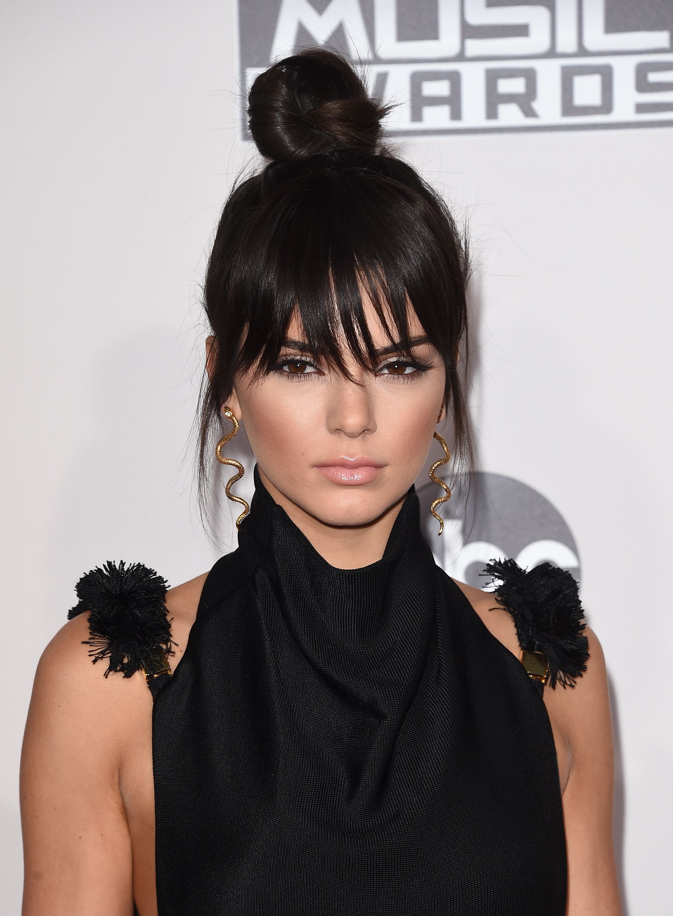 9 Cute Hairstyles With Bangs How To Style Bangs In 18