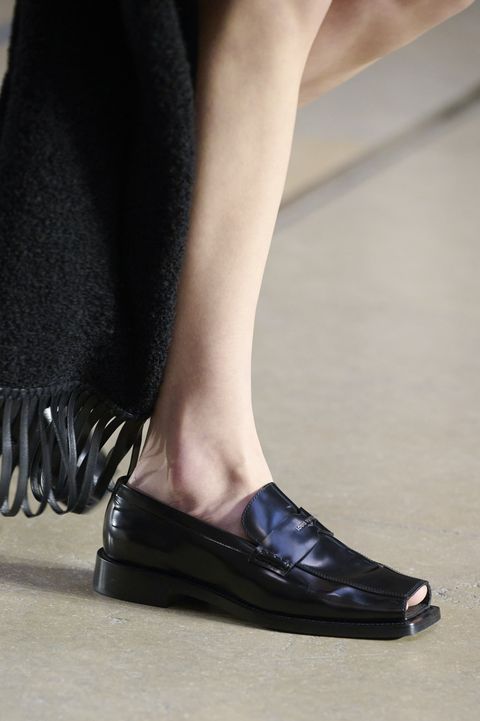 louis vuitton shoes on the runway