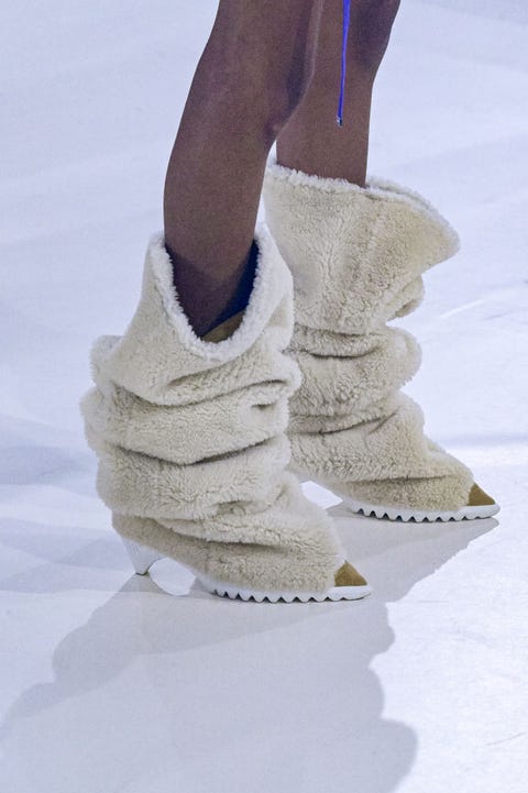 Off-White : Runway - Paris Fashion Week - Womenswear F/W 2022-2023 off white runway paris fashion week womenswear f w 2022 2023