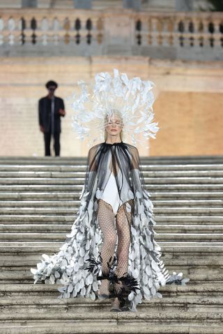 dresses fall-winter 2022 2023 fashion show Valentino Haute Couture