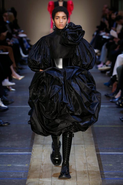 Alexander McQueen : Runway - Paris Fashion Week Womenswear Fall/Winter 2019/2020