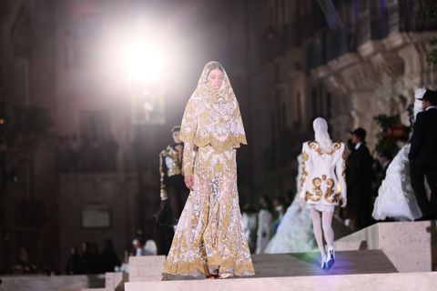 dolc e gabbana haute couture show fall winter 2022 2023