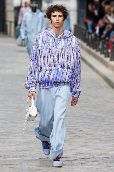 実はねらい目 春夏はメンズの ミニバッグ をゲットせよ ハーパーズ バザー Harper S Bazaar 公式 実はねらい目 春夏はメンズの ミニバッグ をゲットせよ ハーパーズ バザー Harper S Bazaar 公式