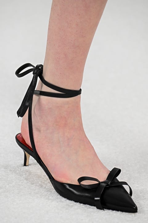 Fall Shoe Trends 2022 carolina herrera runway fall winter 2022 2023 new york fashion week