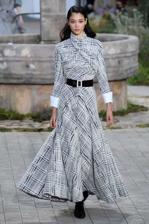 Chanel : Runway - Paris Fashion Week - Haute Couture Spring/Summer 2020