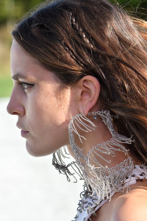 8 Summer 2022 Jewelry Trends Straight From the Runways