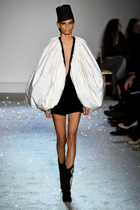 Giambattista Valli : Runway - Paris Fashion Week - Haute Couture Spring Summer 2019 Giambattista Valli : Runway - Paris Fashion Week - Haute Couture Spring Summer 2019