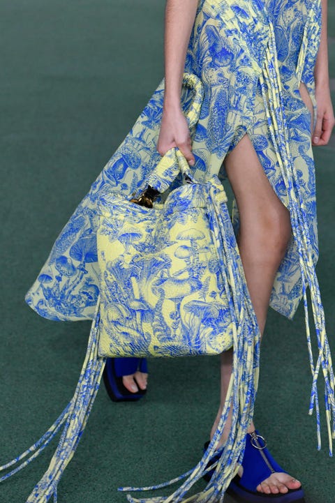 Stella McCartney - Runway - Spring/Summer 2022 Paris Fashion Week stella mccartney runway springsummer 2022 paris fashion week