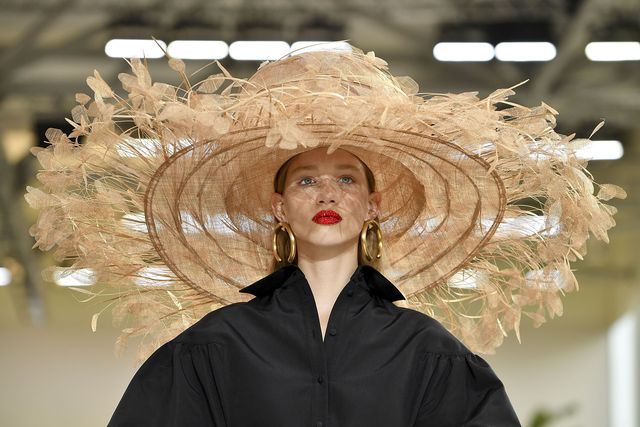valentino runway paris fashion week womenswear spring summer 2019