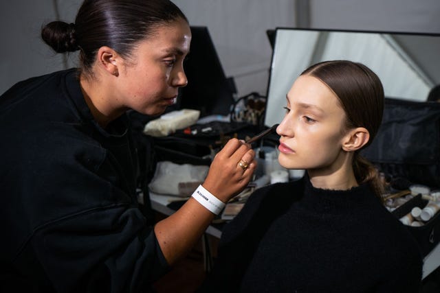 5 formas de usar el corrector más allá de cubrir las ojeras 5 formas de usar el corrector más allá de cubrir las ojeras