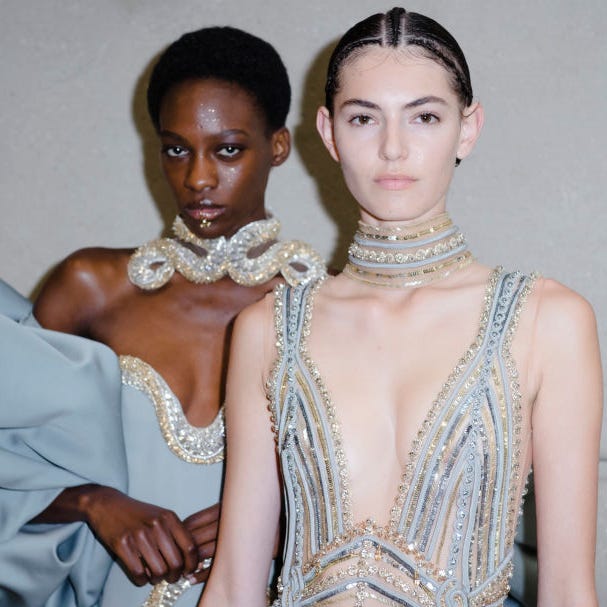 Elie Saab : Backstage - Paris Fashion Week - Haute Couture Fall Winter 2022 2023 elie saab backstage paris fashion week haute couture fall winter 2022 2023