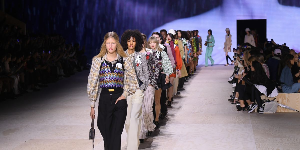 Watch Louis Vuitton&#39;s Spring-Summer 2021 Show Live From Paris | tia ano