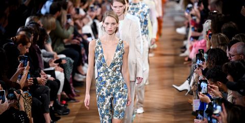 Stella McCartney : Runway - Paris Fashion Week Womenswear Spring/Summer 2019
