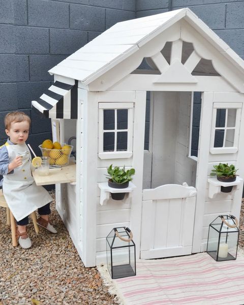 Featured image of post Indoor Playhouse Ideas Homemade Easy Diy Playhouse : It was built by a parent who found they had some extra space inside of their.