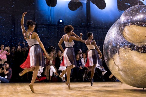 Moncler Hiplet dancers