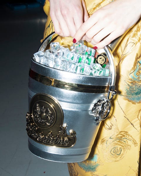 moschino aw22 champagne bucket bag