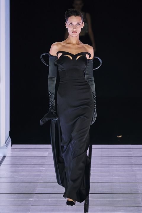 Bella Hadid Model Watch: Fashion Runway Appearances