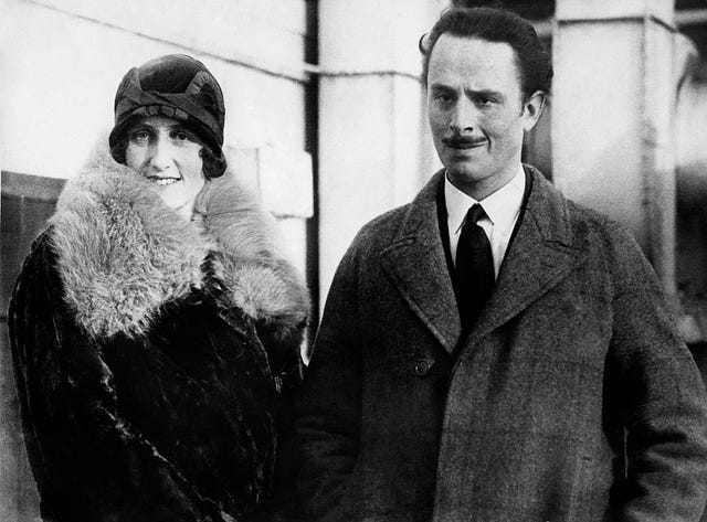 Sir Oswald Mosley con la moglie Cynthia Curzon nel 1929