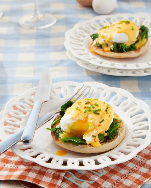 eggs florentine with homemade hollandaise on a plate
