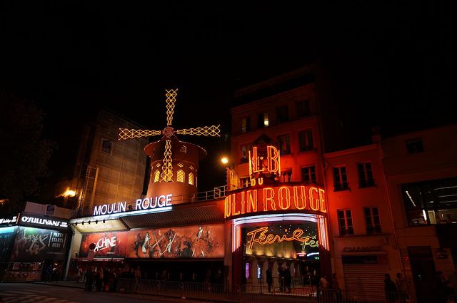 moulin rouge airbnb