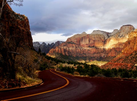 mountain road zion canyon