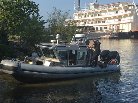 Missouri Duck Boat Sinks Killing 17 People