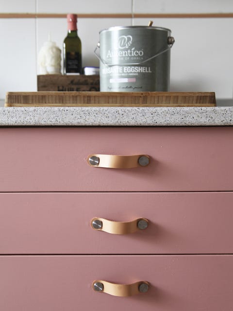 Shelf, Wall, Furniture, Room, Material property, Drawer, Wood, Metal, 