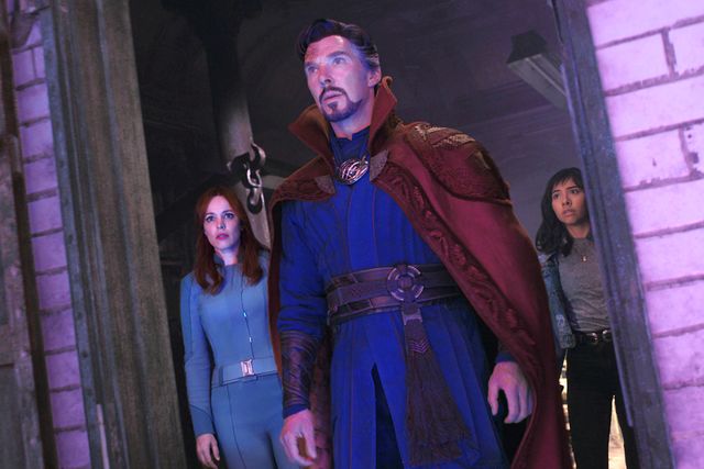 l r rachel mcadams as dr christine palmer, benedict cumberbatch as dr stephen strange, and xochitl gomez as america chavez in marvel studios' doctor strange in the multiverse of madness photo courtesy of marvel studios ©marvel studios 2022 all rights reserved