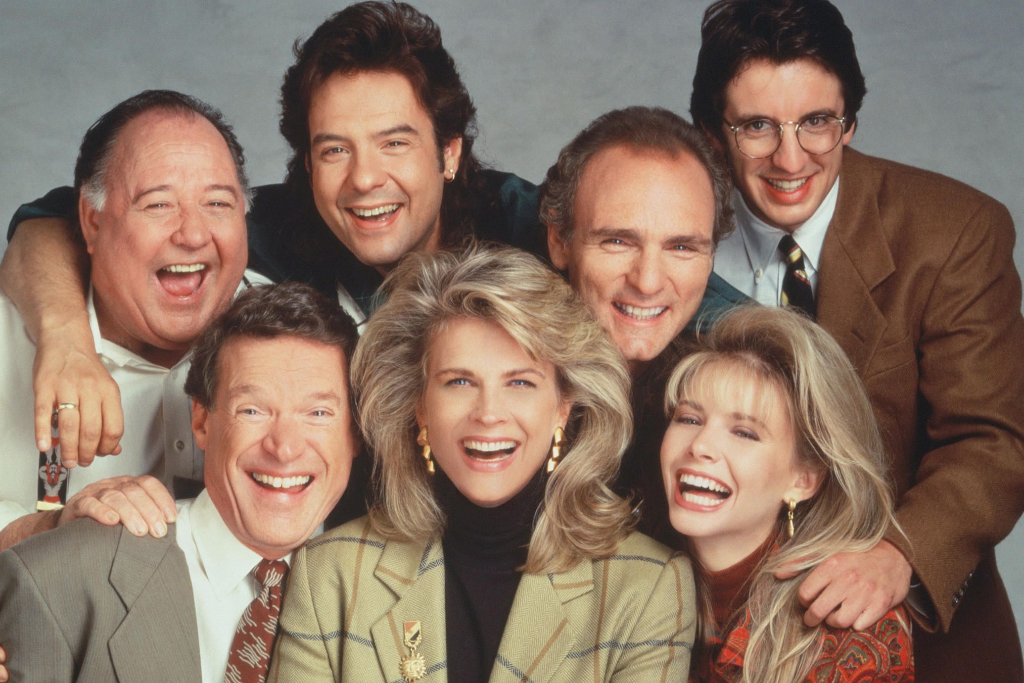 murphy brown reboot cast        
        <figure class=