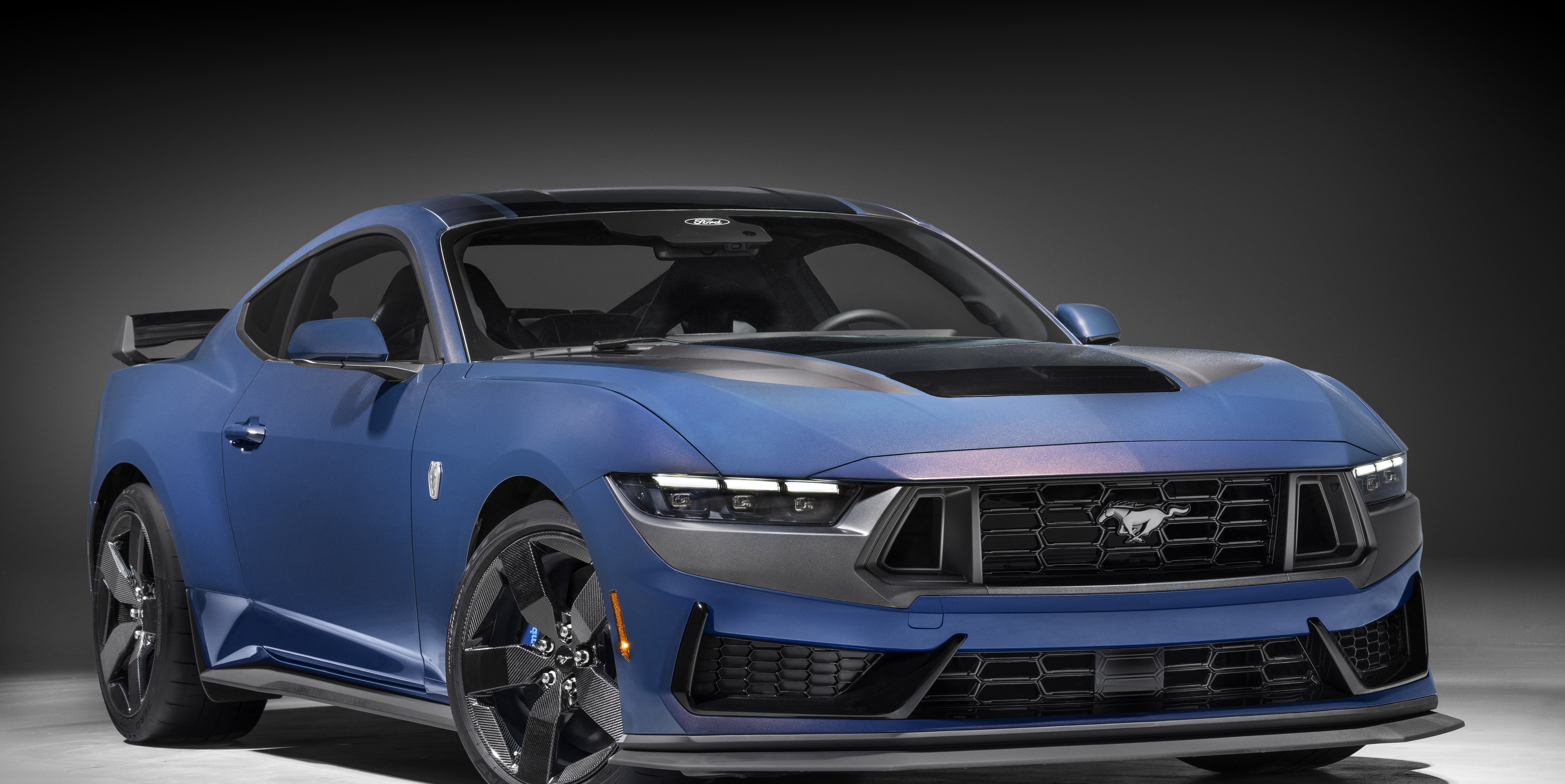 2024 Ford Mustang Dark Horse Gets Carbon-Fiber Wheels and Color-Shifting Paint
