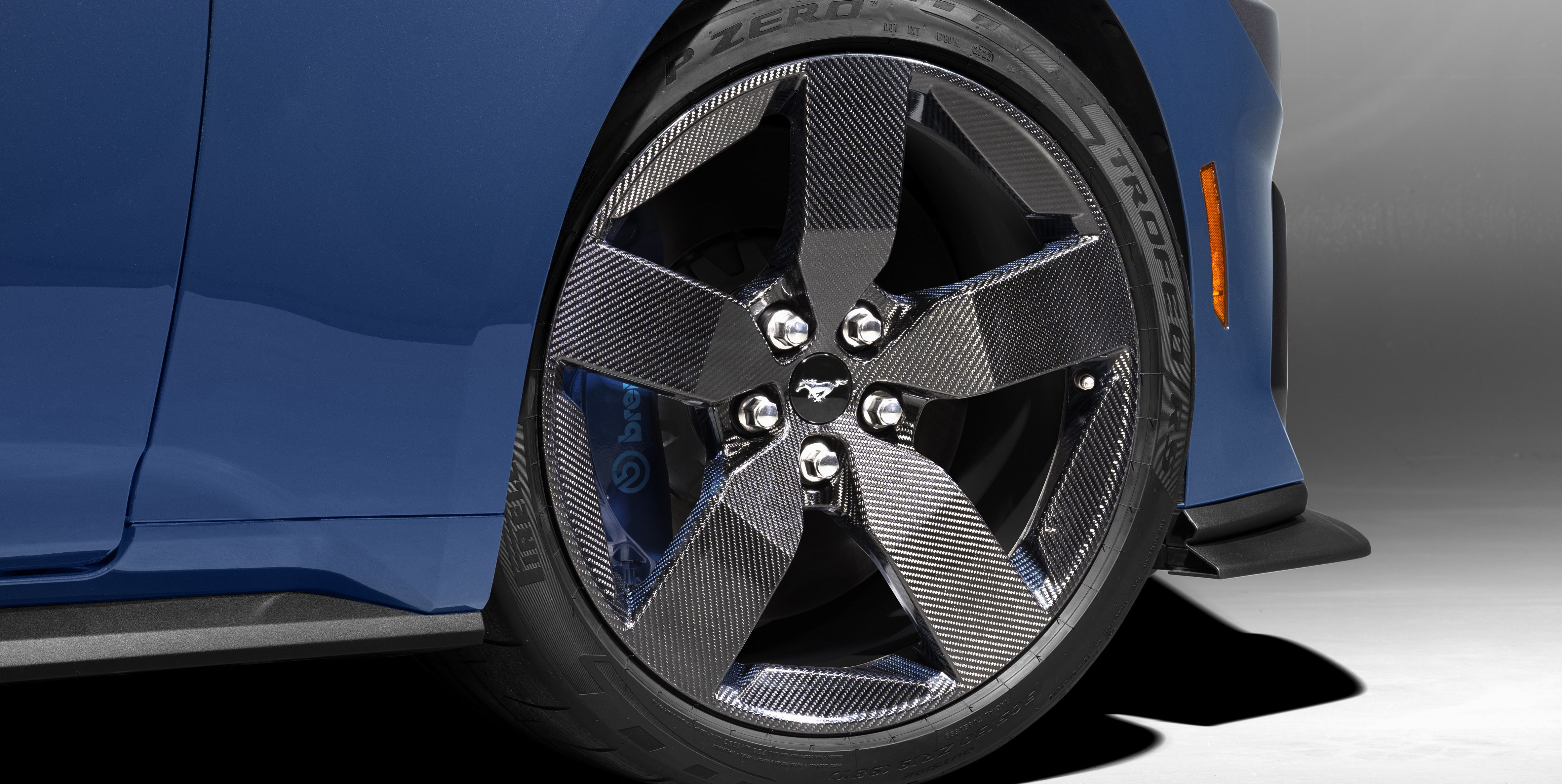 2024 Ford Mustang Dark Horse Gets Carbon Fiber Wheels as Standalone Option