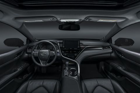 Toyota Camry 2021 салон