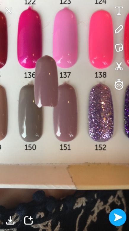 This is how you pick your nail polish colour in a salon
