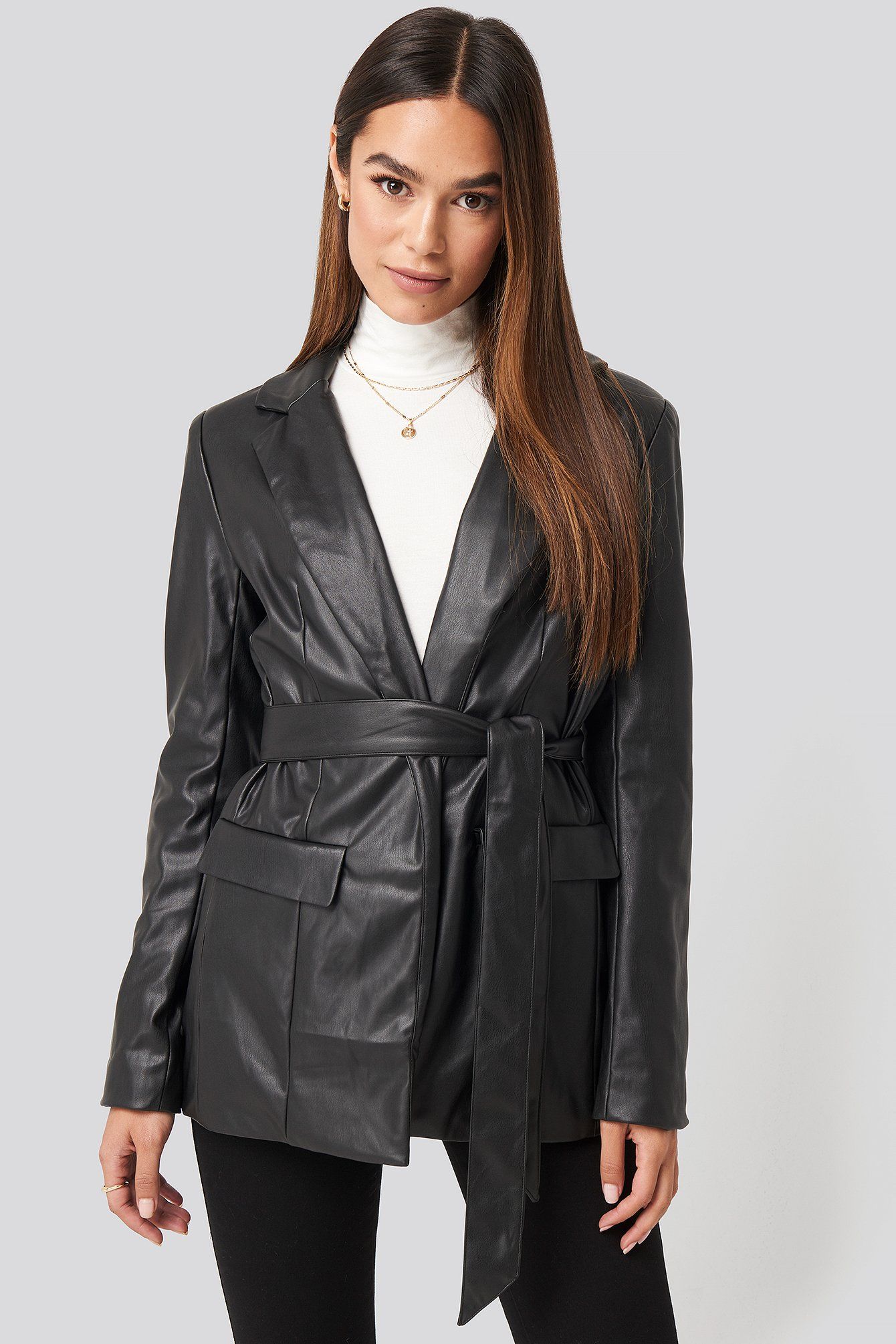Deze gewilde ZARA blazer vliegt de winkels uit Deze gewilde ZARA blazer vliegt de winkels uit